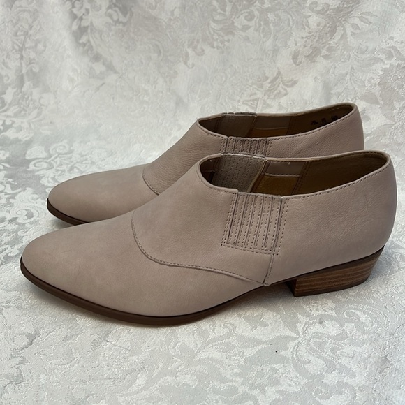 Naturalizer Blythe Soft Marble Ankle Leather Ankle Boot - Picture 1 of 7